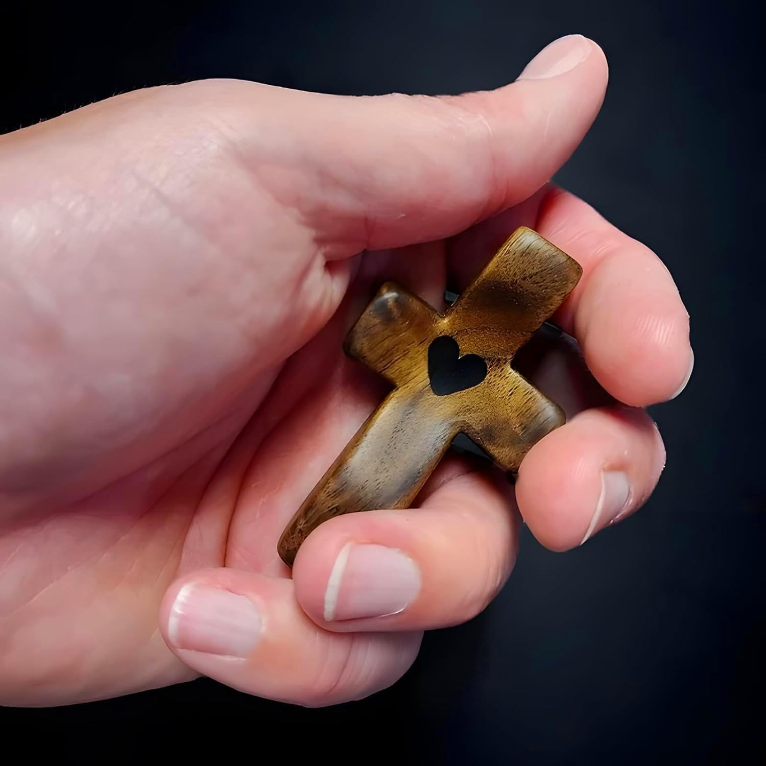 Wooden Pocket Cross Stress Relief Fidget Gift – Black Christian Encouragement Religious Handheld Cross (1 Piece)