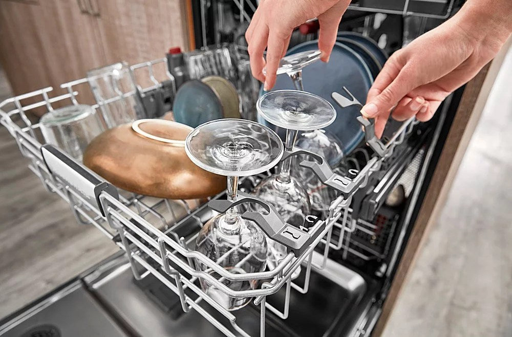 KitchenAid – Top Control Built-In Dishwasher with Stainless Steel Tub, FreeFlex Third Rack, 44dBA – Black stainless steel