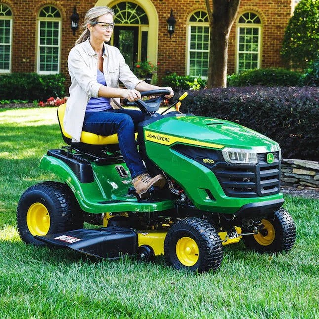 John Deere S100 42 in. 17.5 HP GAS Hydrostatic Riding Lawn Tractor